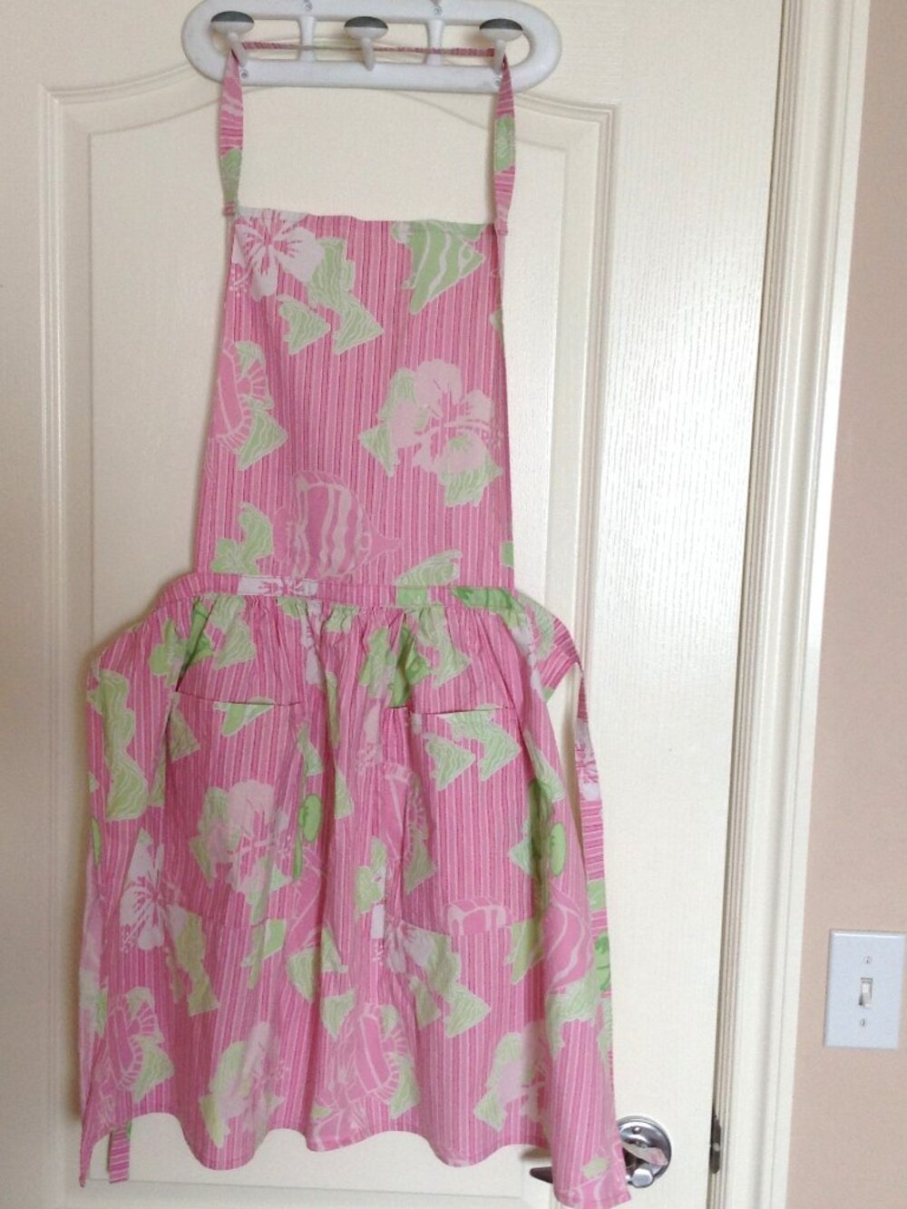 Bib Apron With Pockets Pink Green Women's Cooking Kitchen Linens